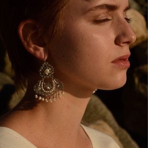 Vintage Frida Kahlo Pearl Earrings